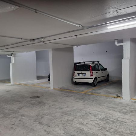 Intero Appartamento Con Giardino E Parcheggio Rom Exteriör bild