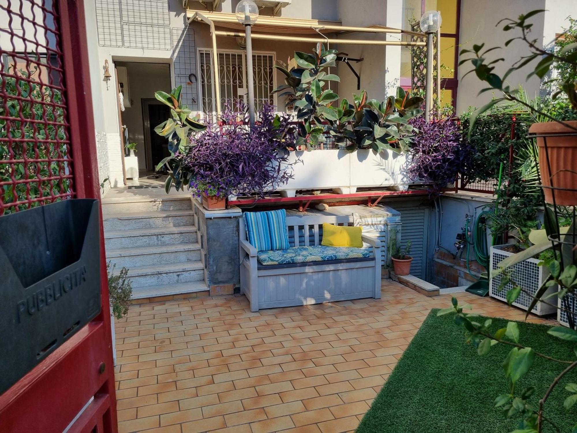 Intero Appartamento Con Giardino E Parcheggio Rom Exteriör bild